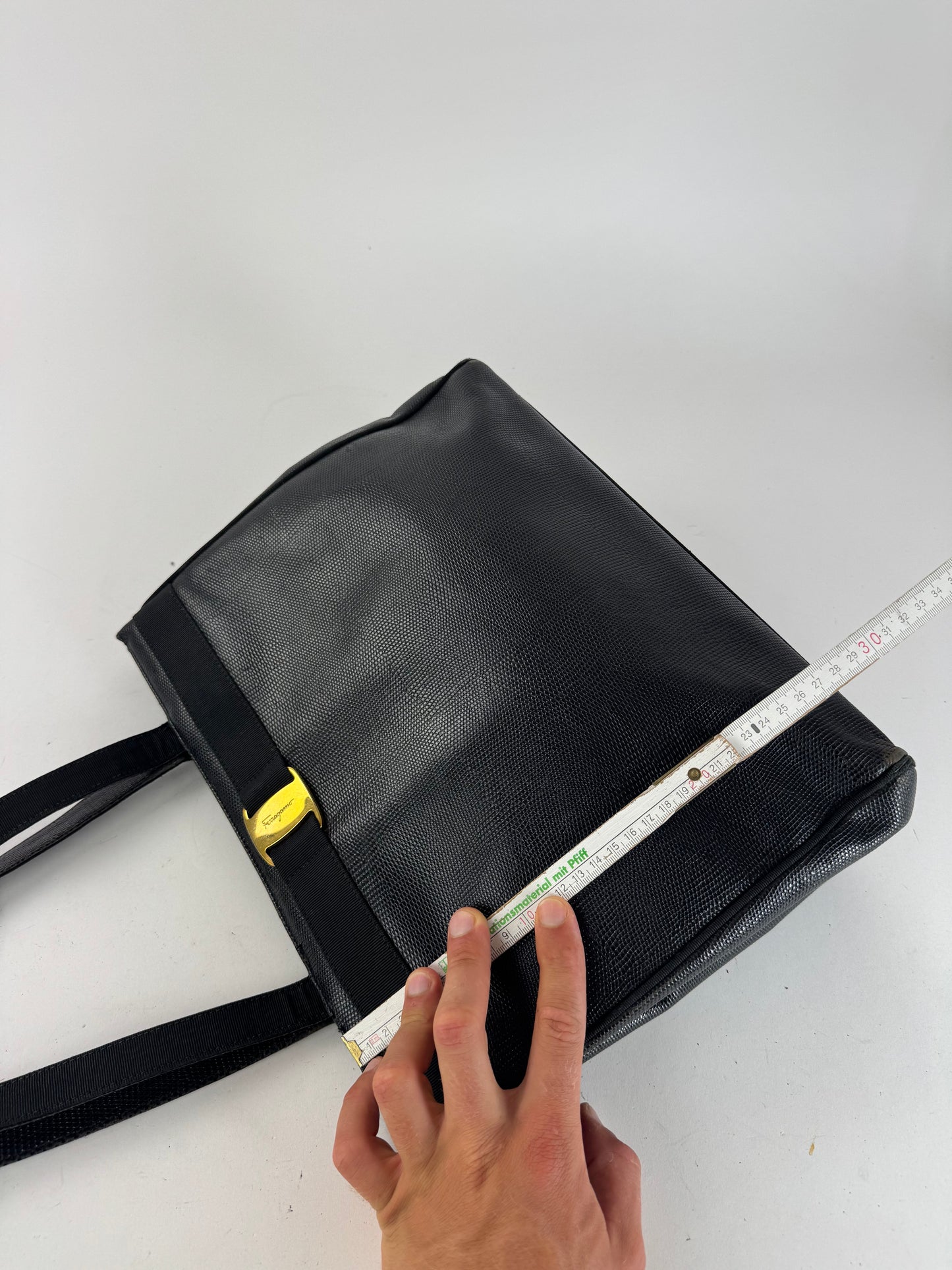 Sac vintage en cuir noir Salvatore Ferragamo