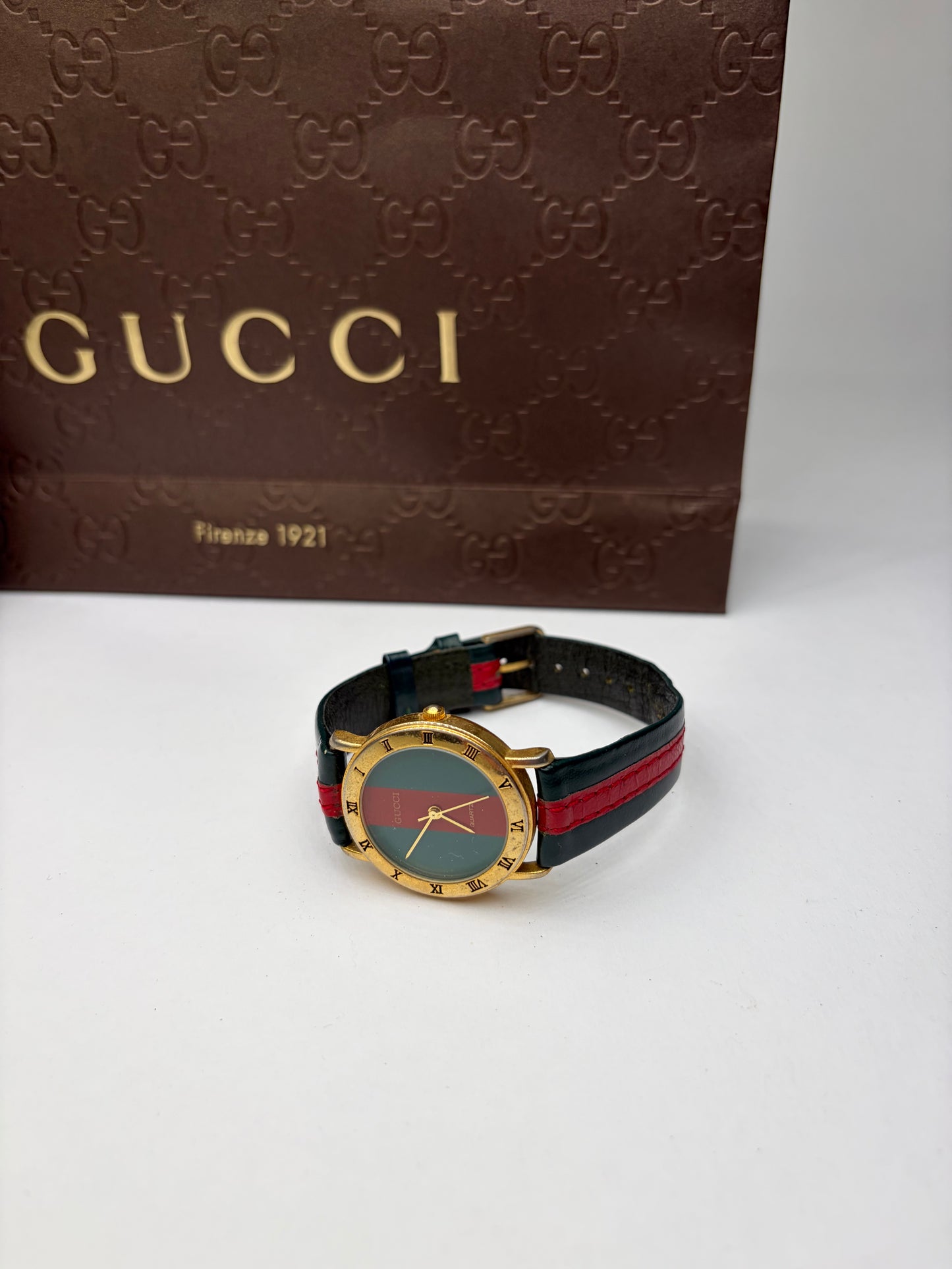 Vintage Gucci Leather Strap Watch Gold-Tone Green Red