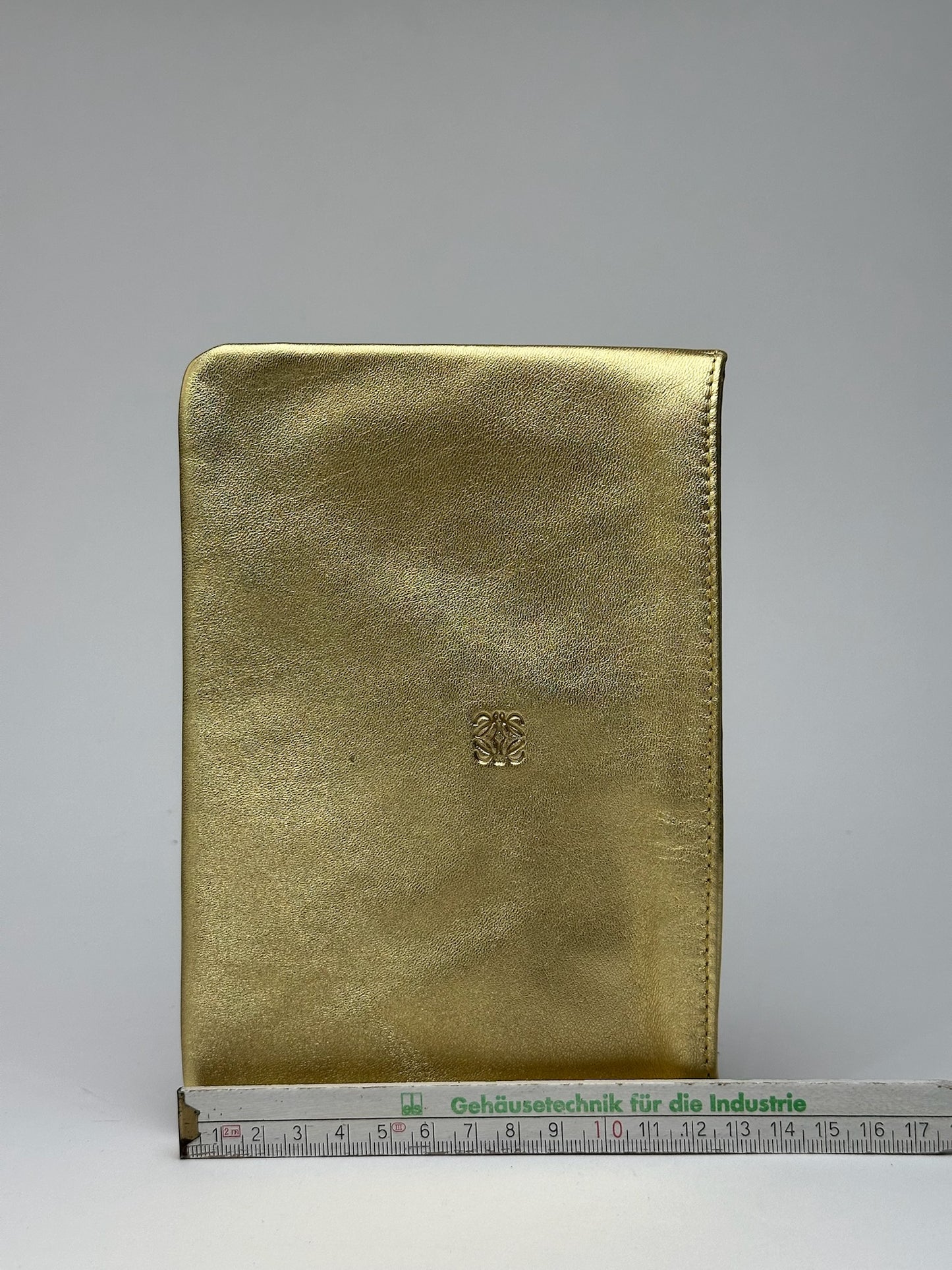 Pochette vintage Loewe Madrid en cuir doré