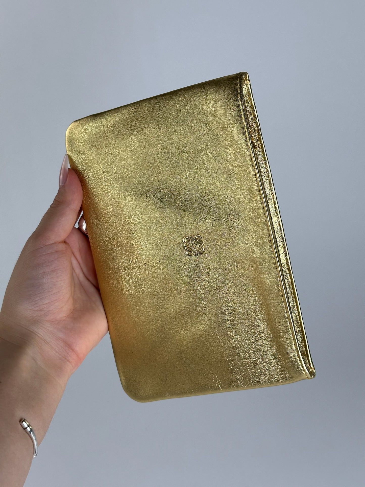 Pochette vintage Loewe Madrid en cuir doré