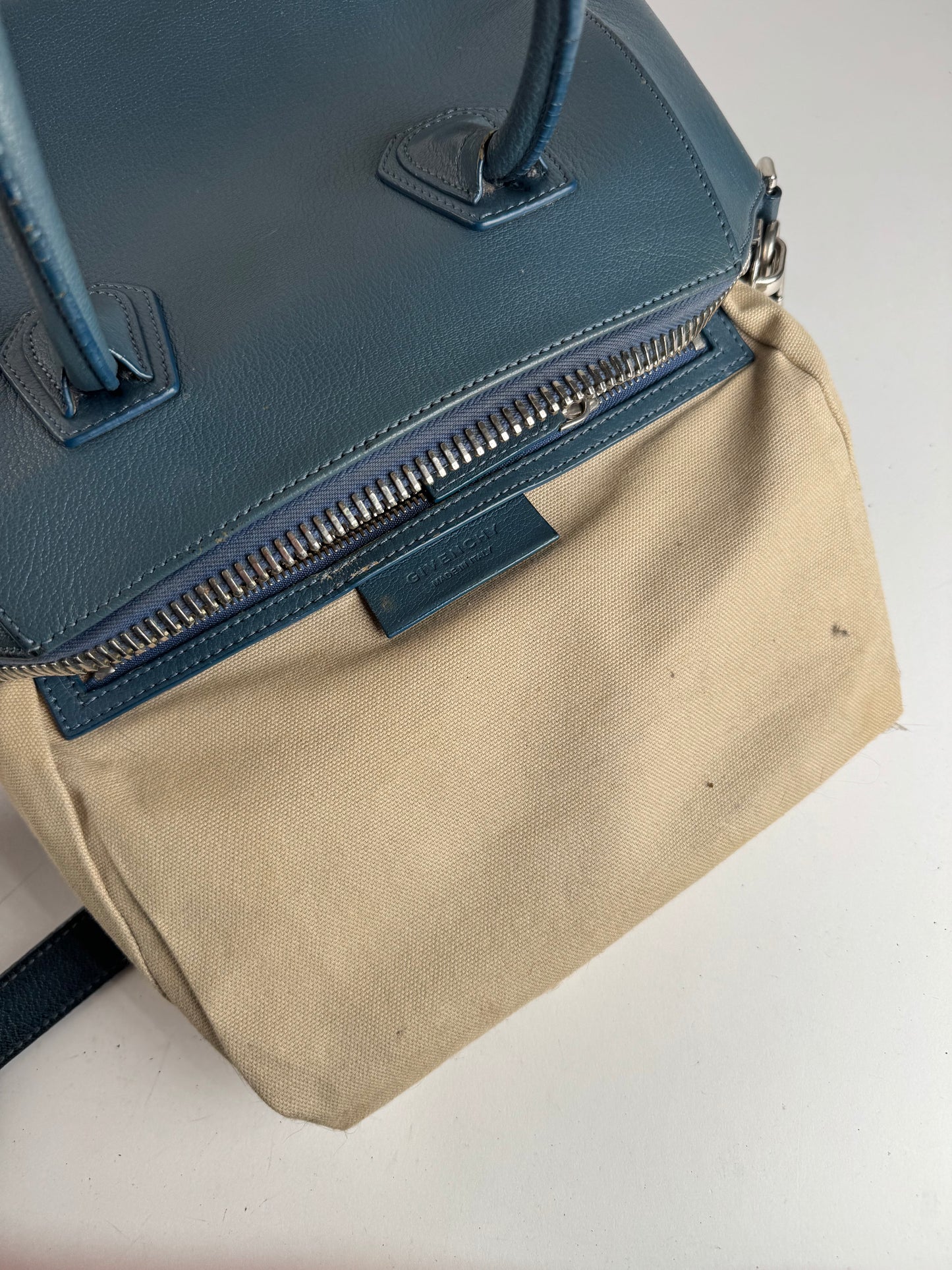Sac vintage en cuir Givenchy Antigona bleu