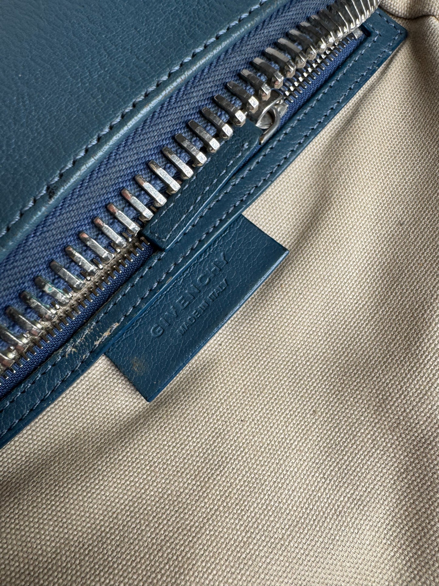 Sac vintage en cuir Givenchy Antigona bleu