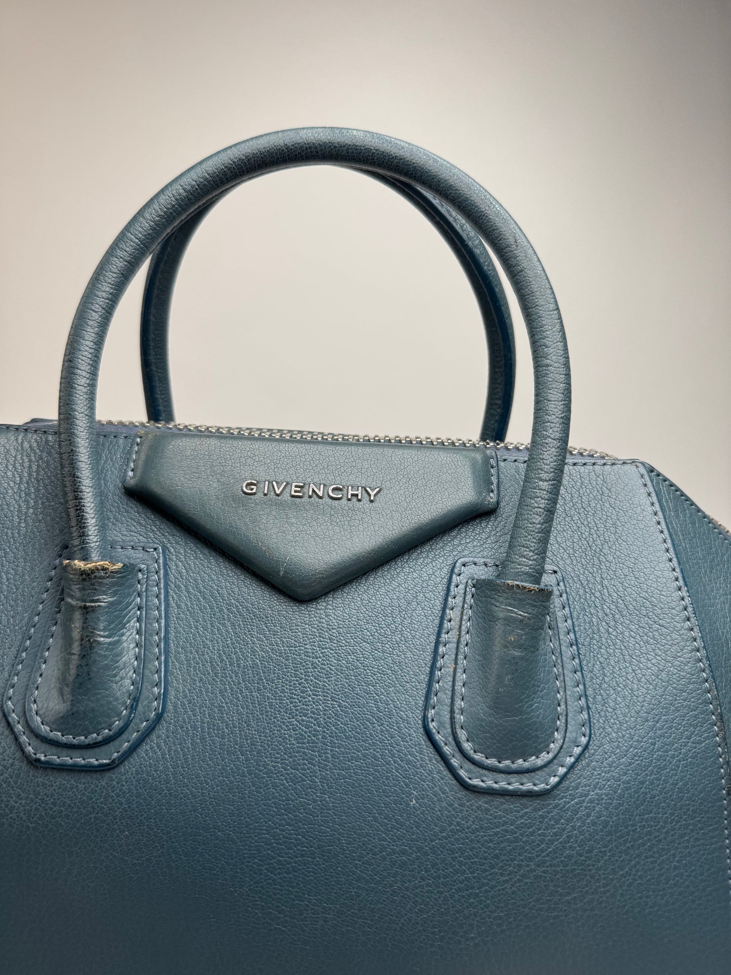 Sac vintage en cuir Givenchy Antigona bleu