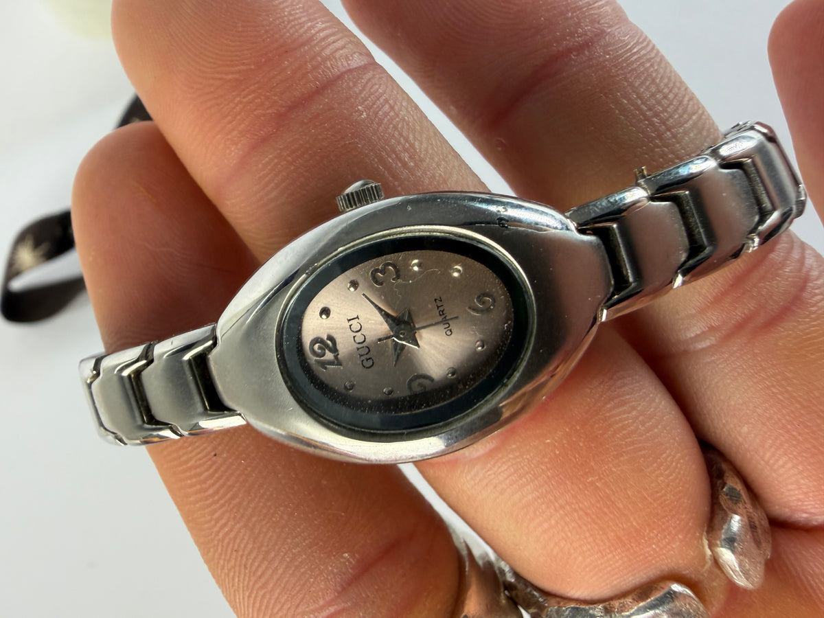 Vintage Gucci Stainless Steel Quartz Bracelet Watch Early 2000s Silver Rose Gold