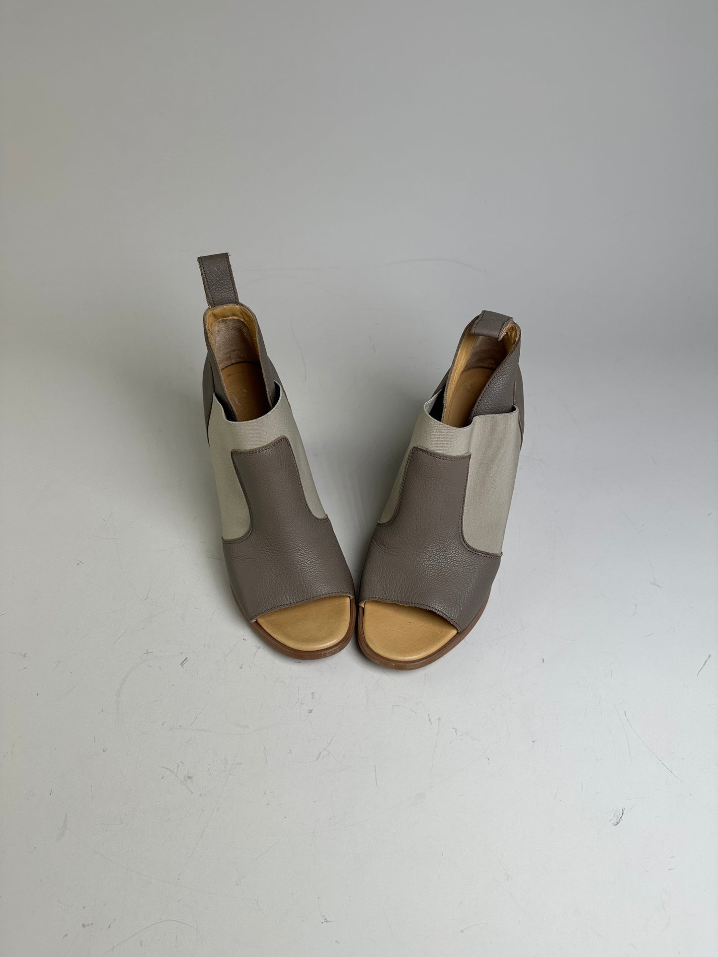 Vintage Madison Leather Heeled Sandals Beige Brown EU38