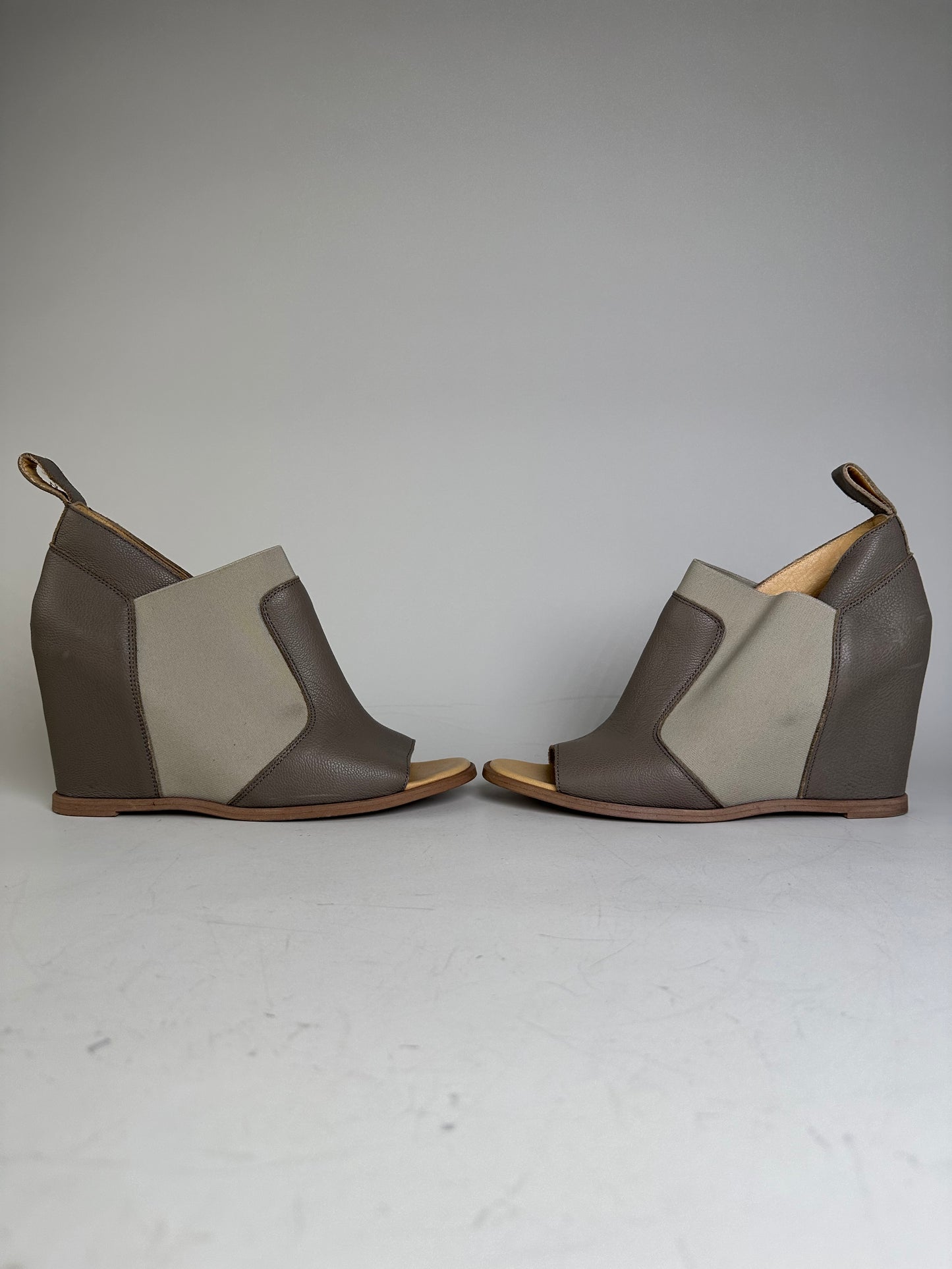 Vintage Madison Leather Heeled Sandals Beige Brown EU38