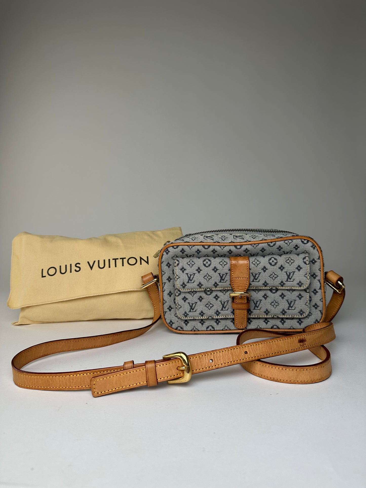 Vintage Louis Vuitton Monogram Canvas Crossbody Bag Y2K Grey Tan