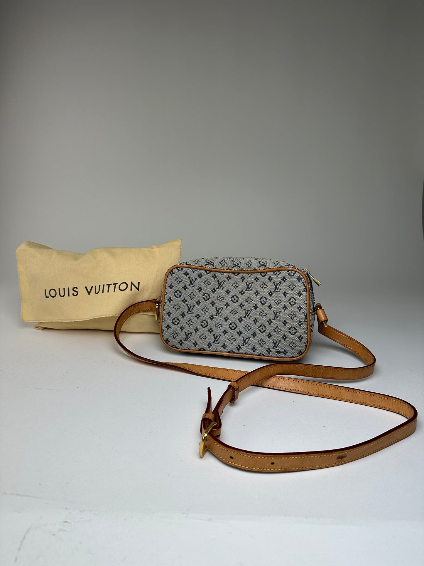 Vintage Louis Vuitton Monogram Canvas Crossbody Bag Y2K Grey Tan