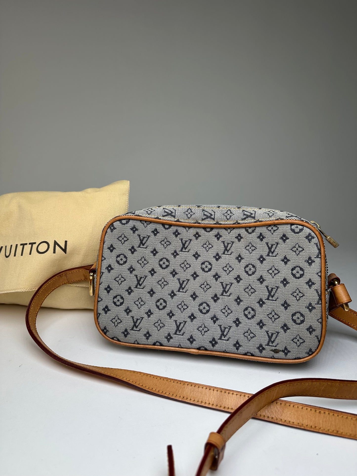 Vintage Louis Vuitton Monogram Canvas Crossbody Bag Y2K Grey Tan