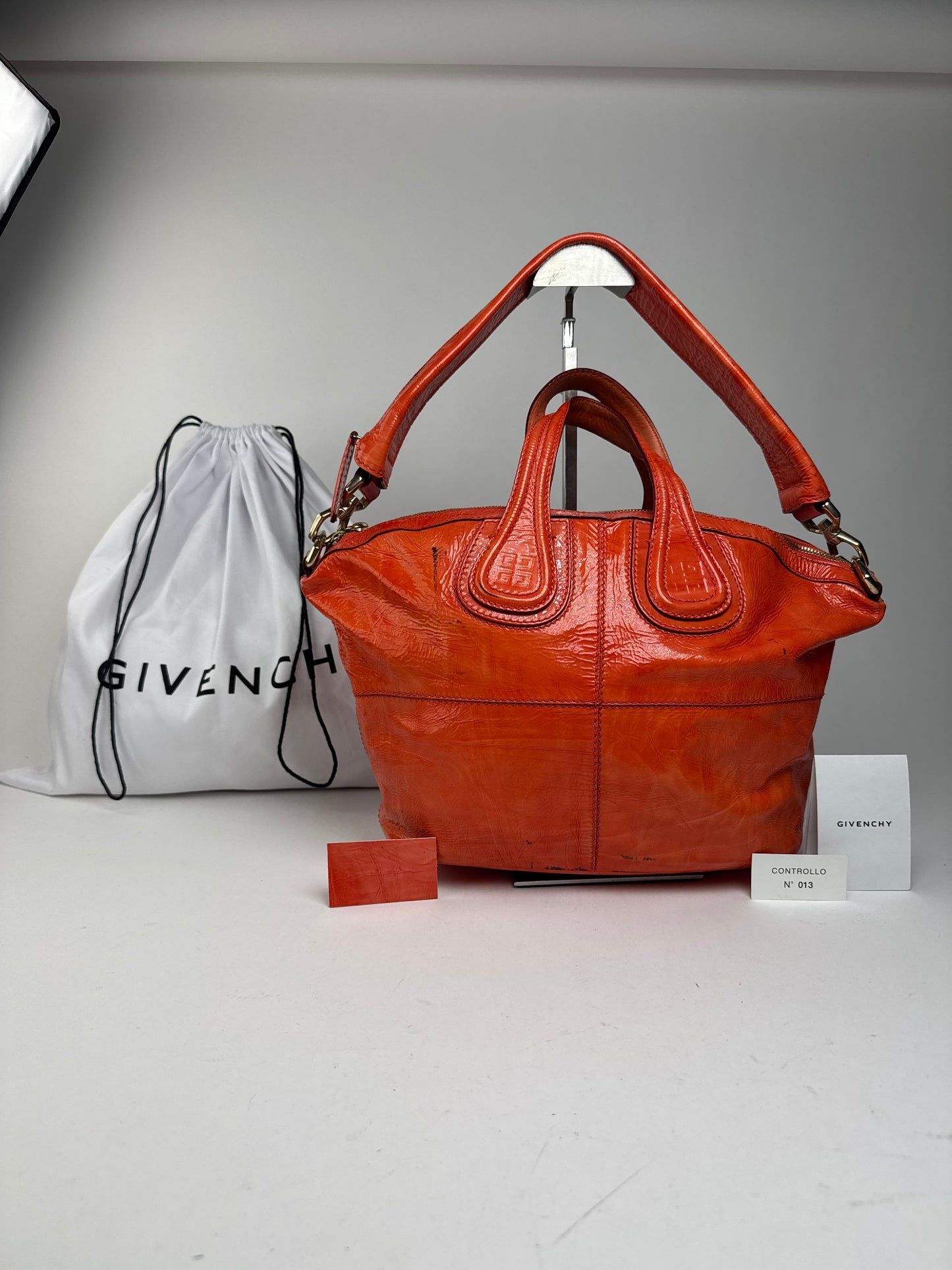 Sac vintage Givenchy Nightingale en cuir verni à deux voies Orange