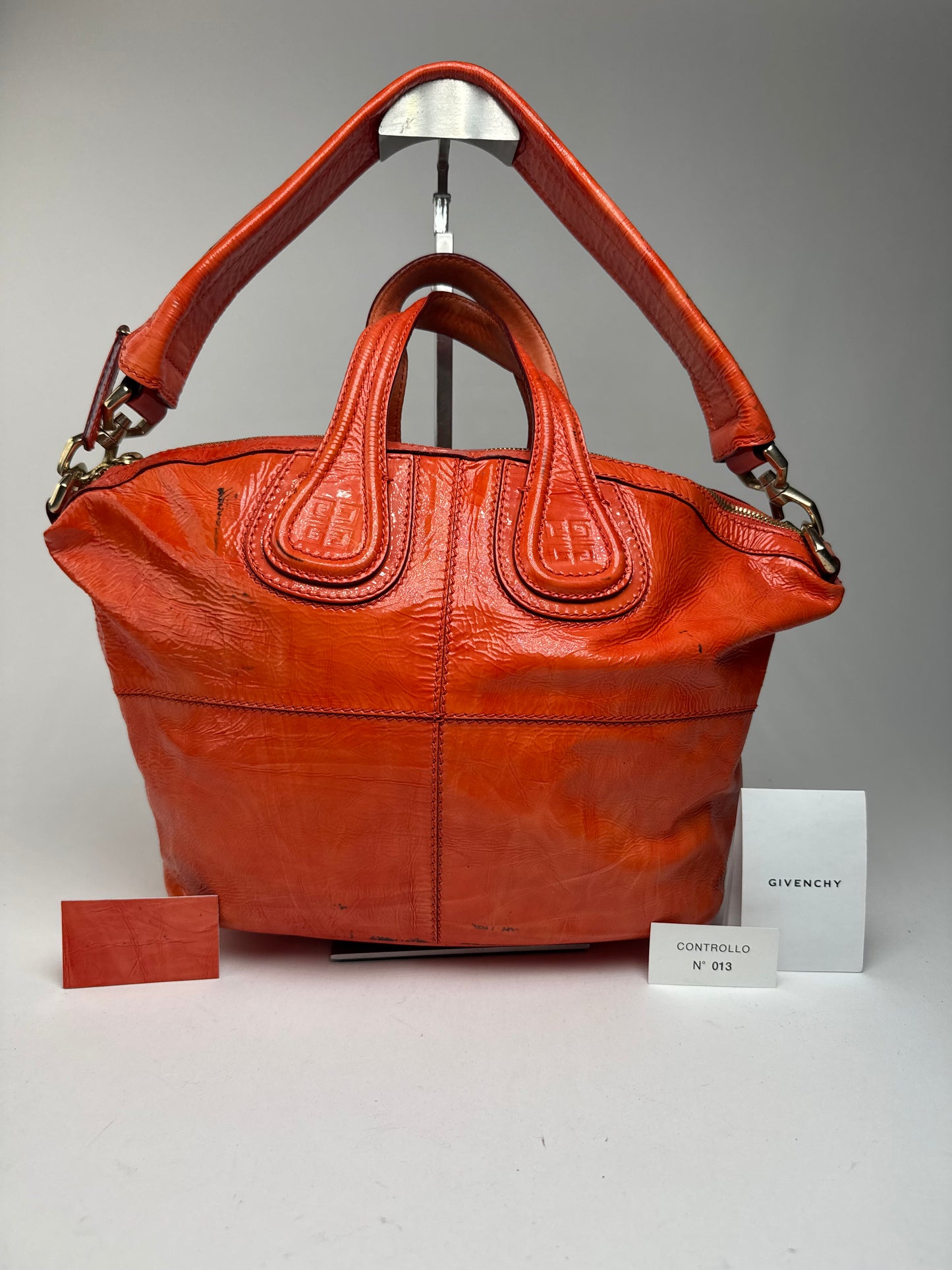 Sac vintage Givenchy Nightingale en cuir verni à deux voies Orange