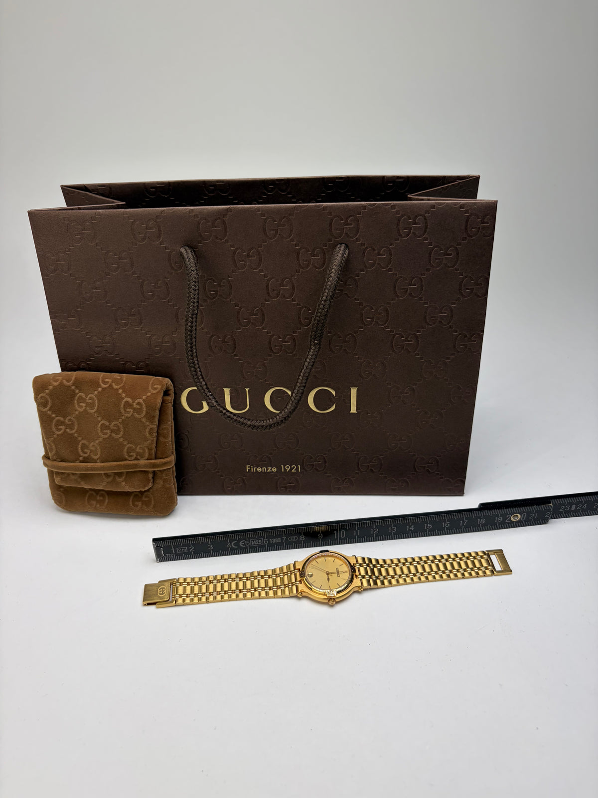 Vintage Gucci Gold-Tone Stainless Steel Bracelet Watch Beige Dial