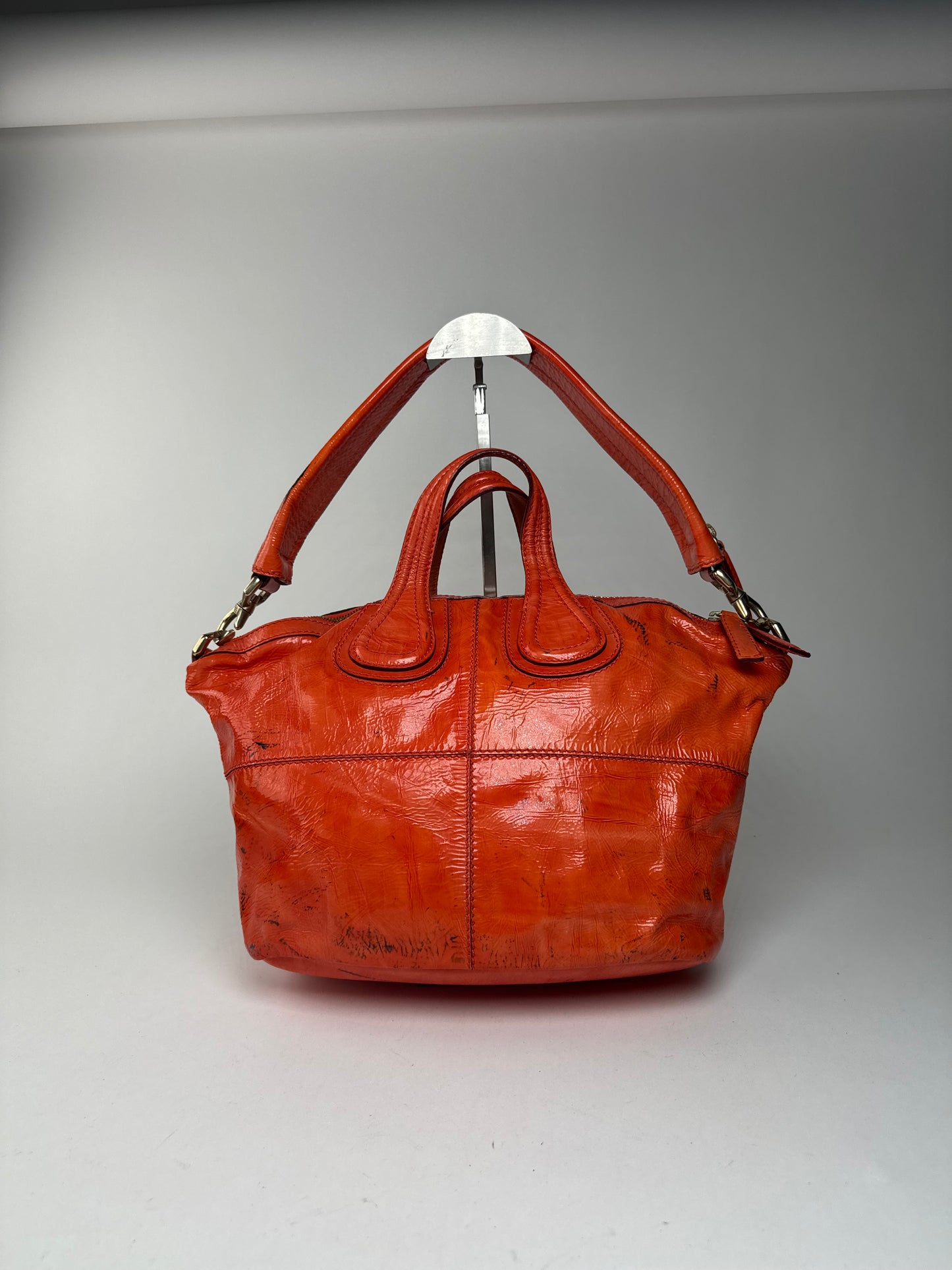 Sac vintage Givenchy Nightingale en cuir verni à deux voies Orange
