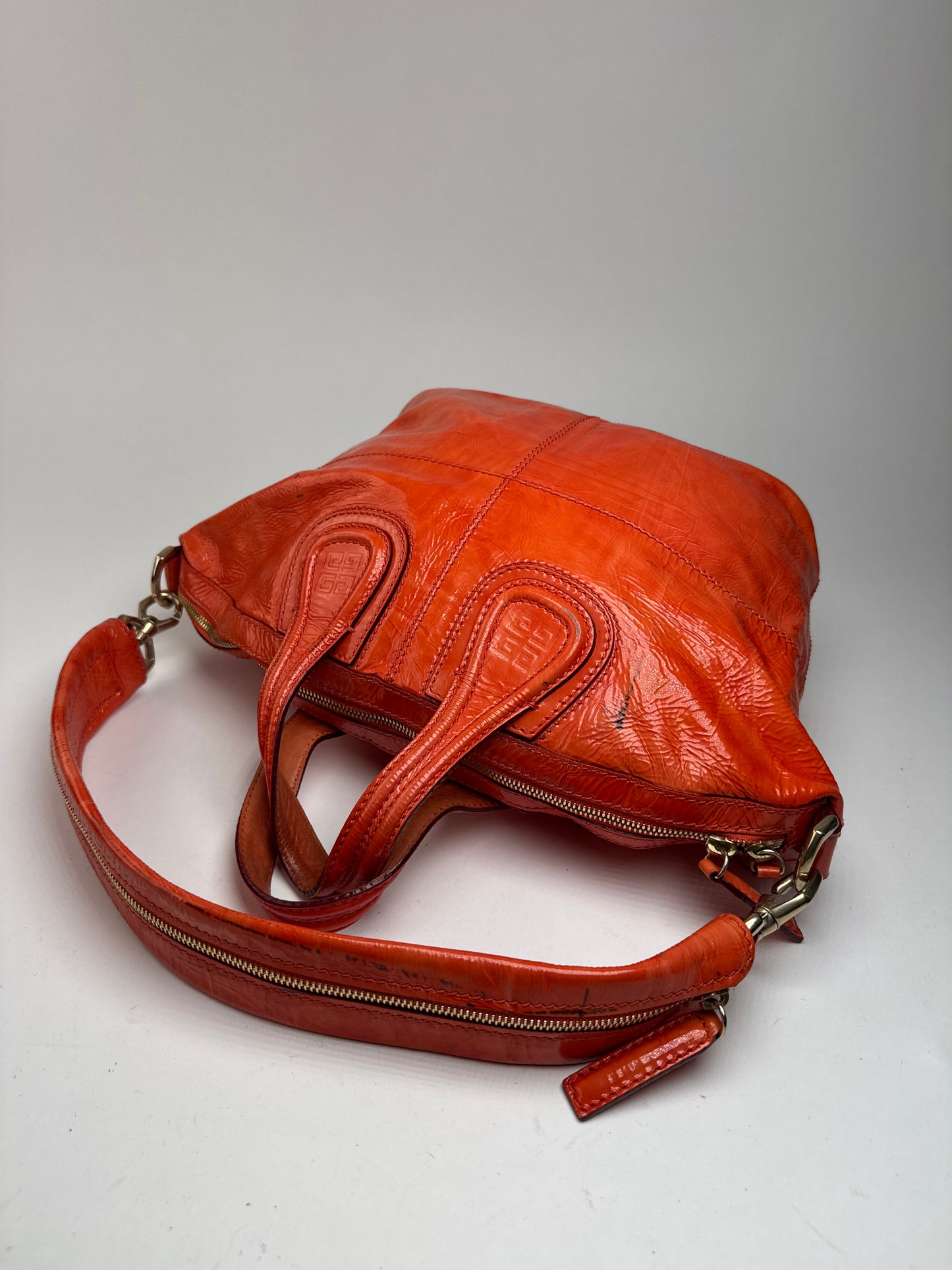Sac vintage Givenchy Nightingale en cuir verni à deux voies Orange