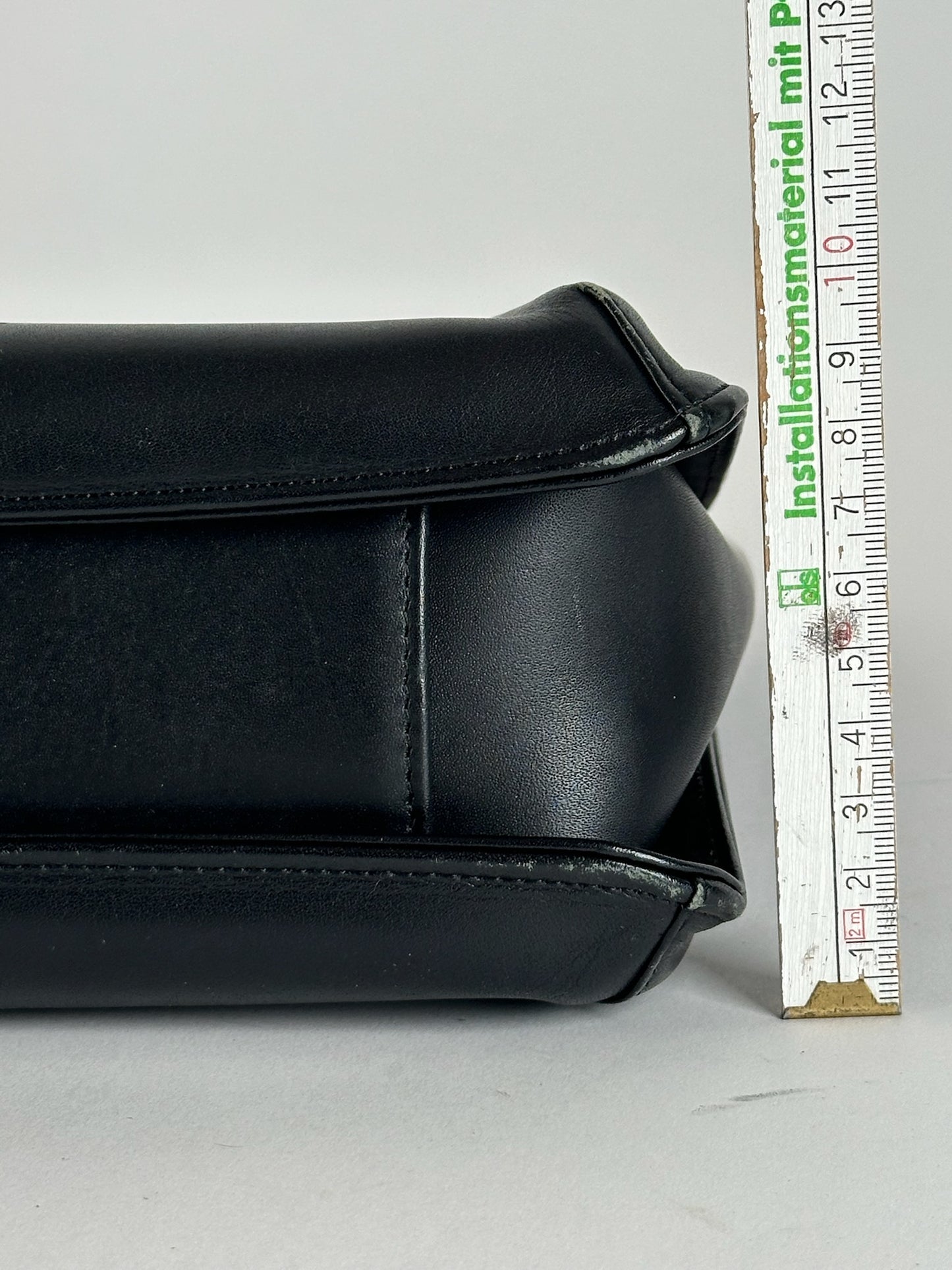 Sac vintage en cuir noir Givenchy