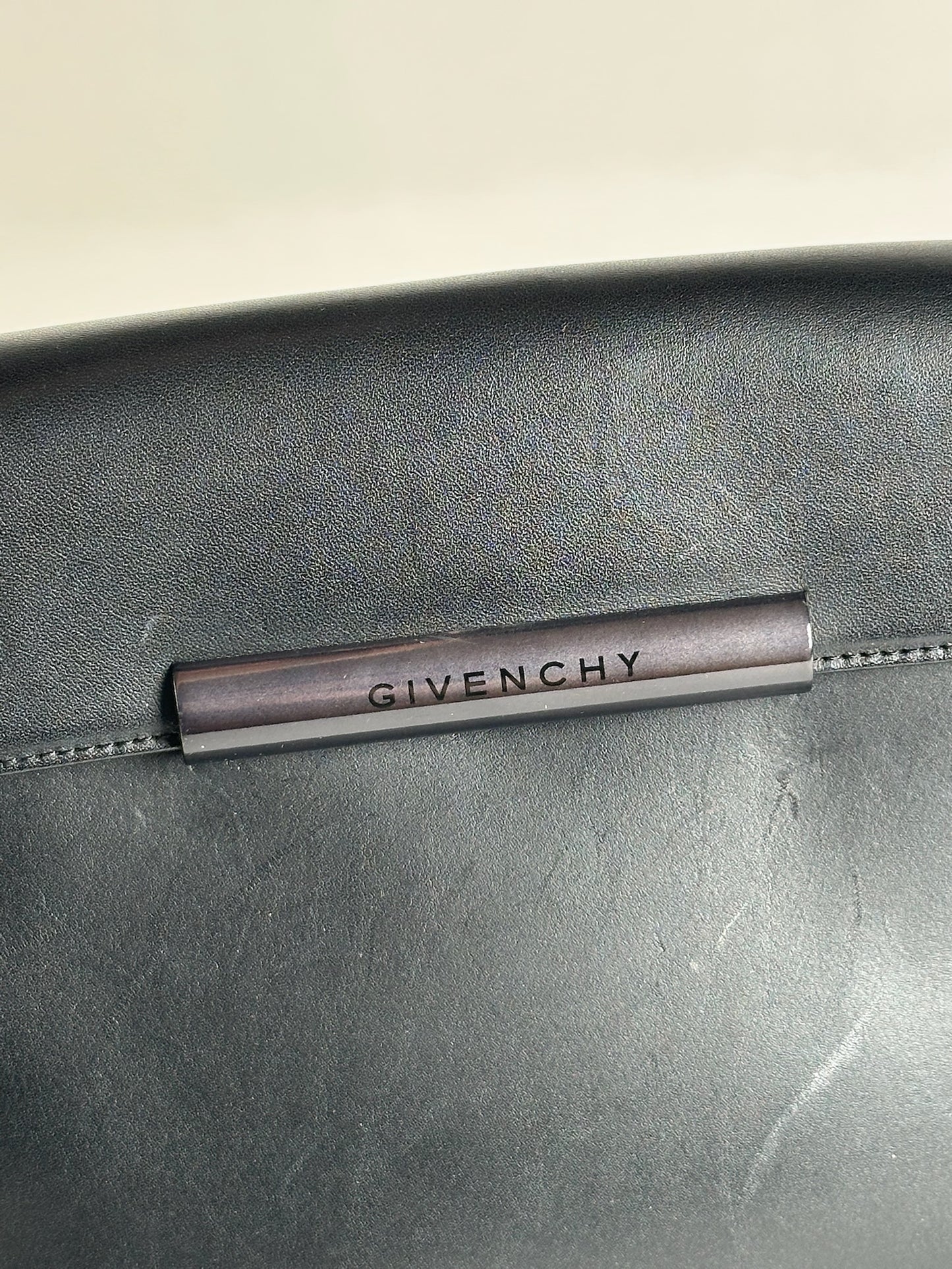 Sac vintage en cuir noir Givenchy