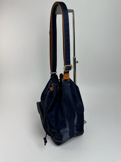 Sac seau vintage en cuir Courreges Paris bleu marine