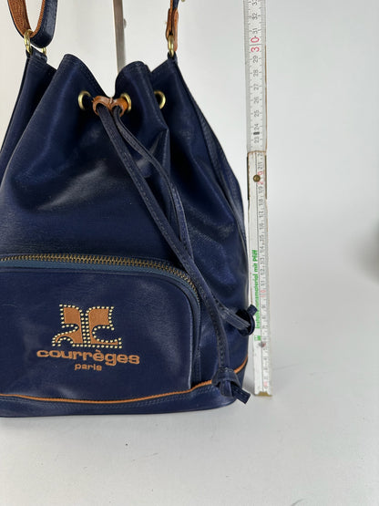 Sac seau vintage en cuir Courreges Paris bleu marine
