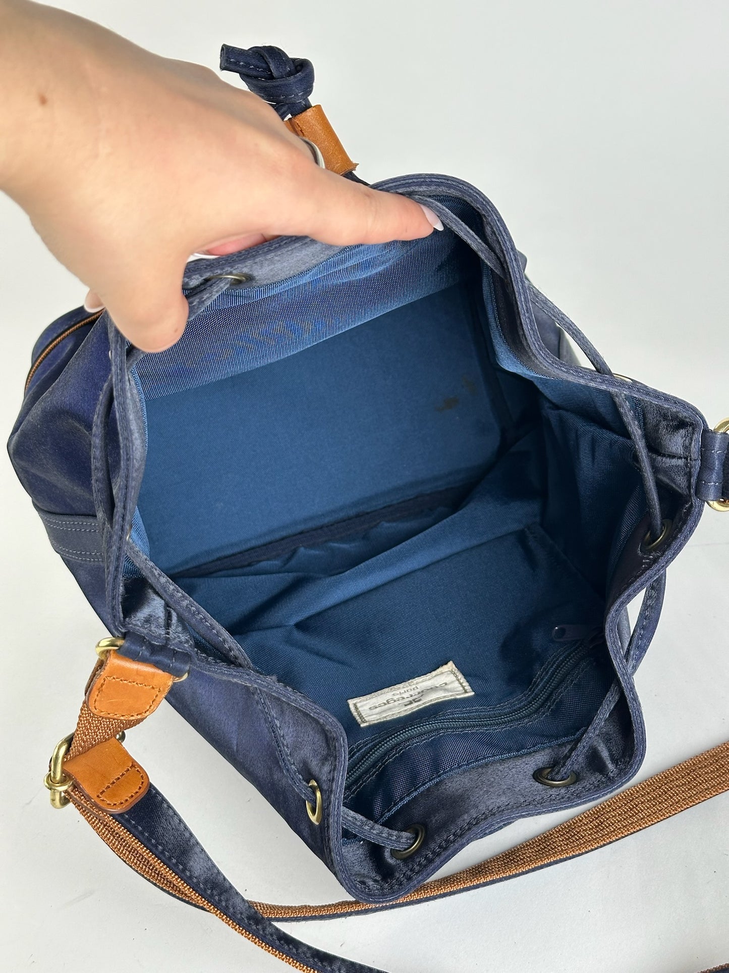 Sac seau vintage en cuir Courreges Paris bleu marine