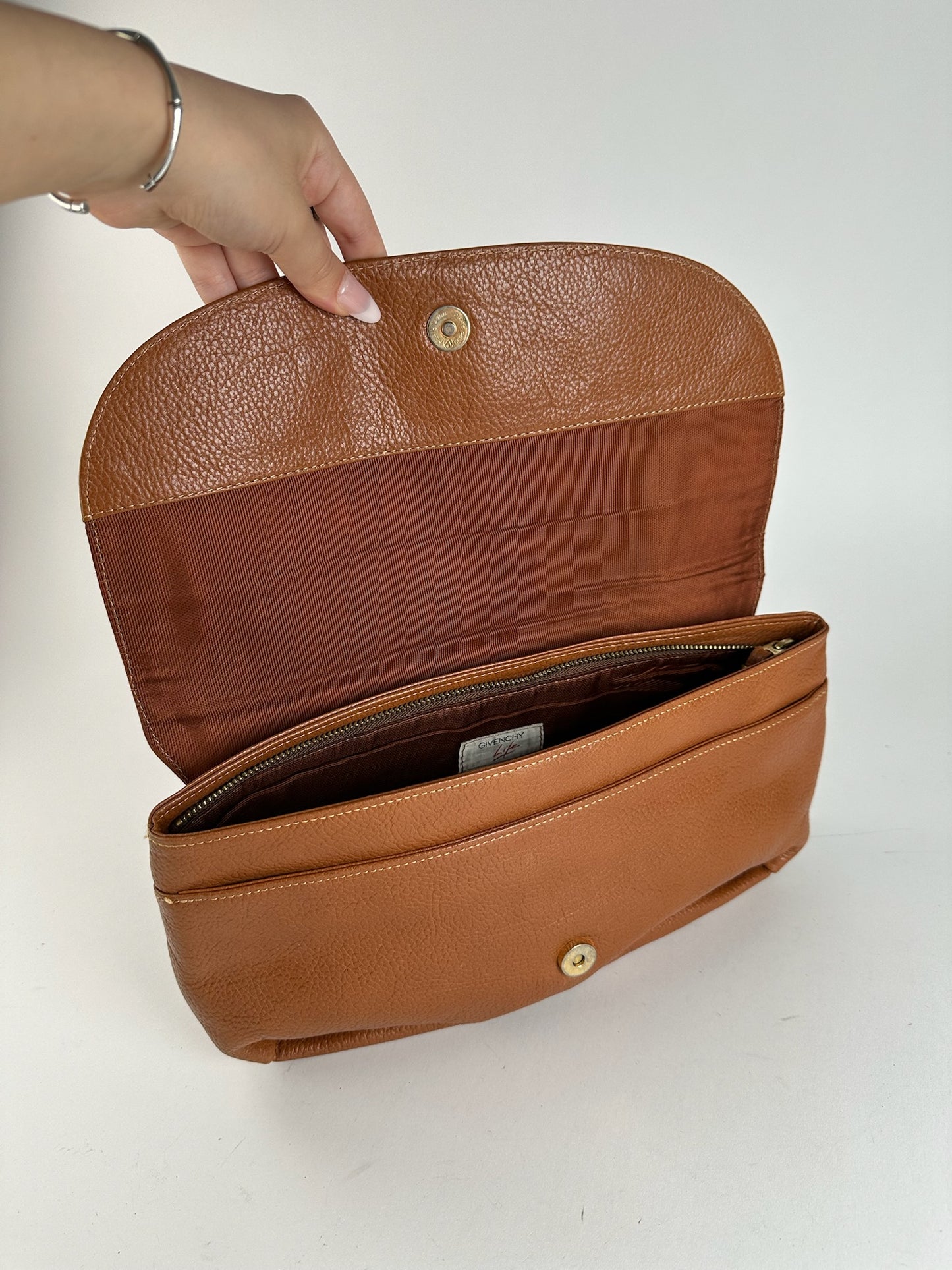 Pochette vintage en cuir marron Givenchy