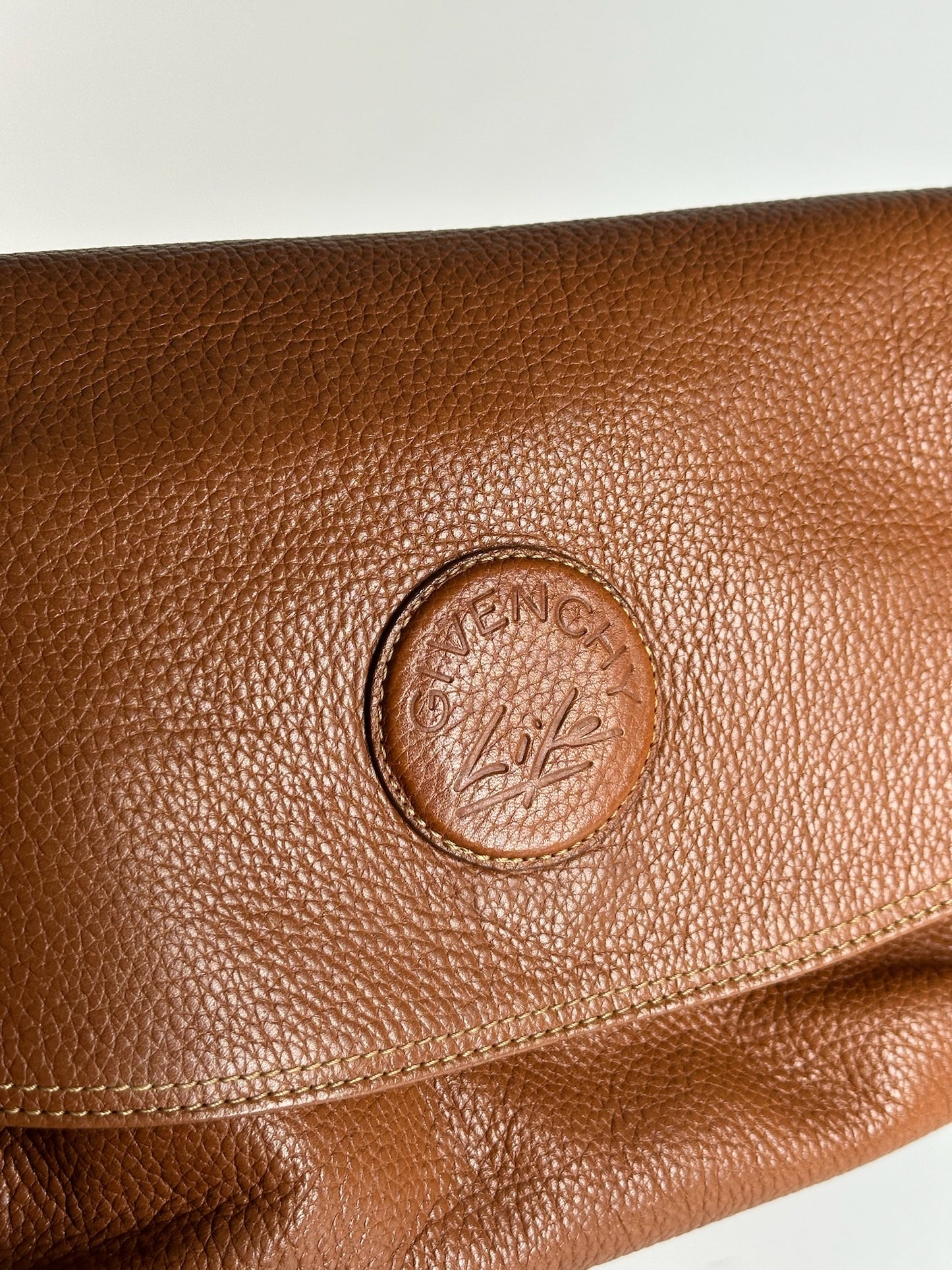 Pochette vintage en cuir marron Givenchy