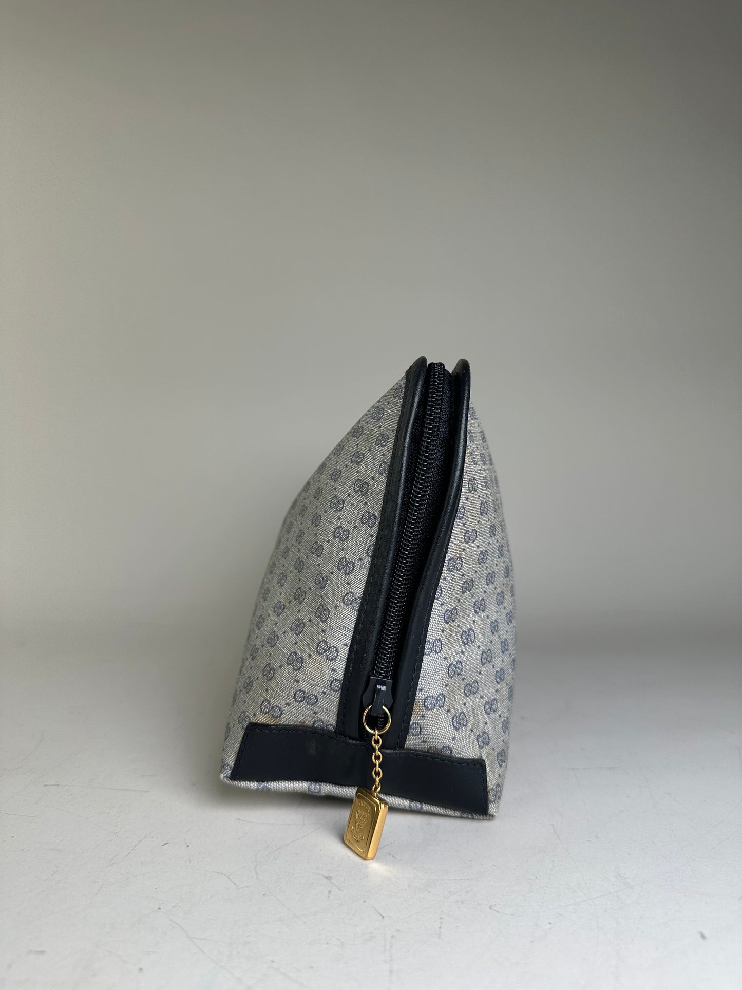 Vintage Gucci GG Supreme Cosmetic Bag Grey Navy