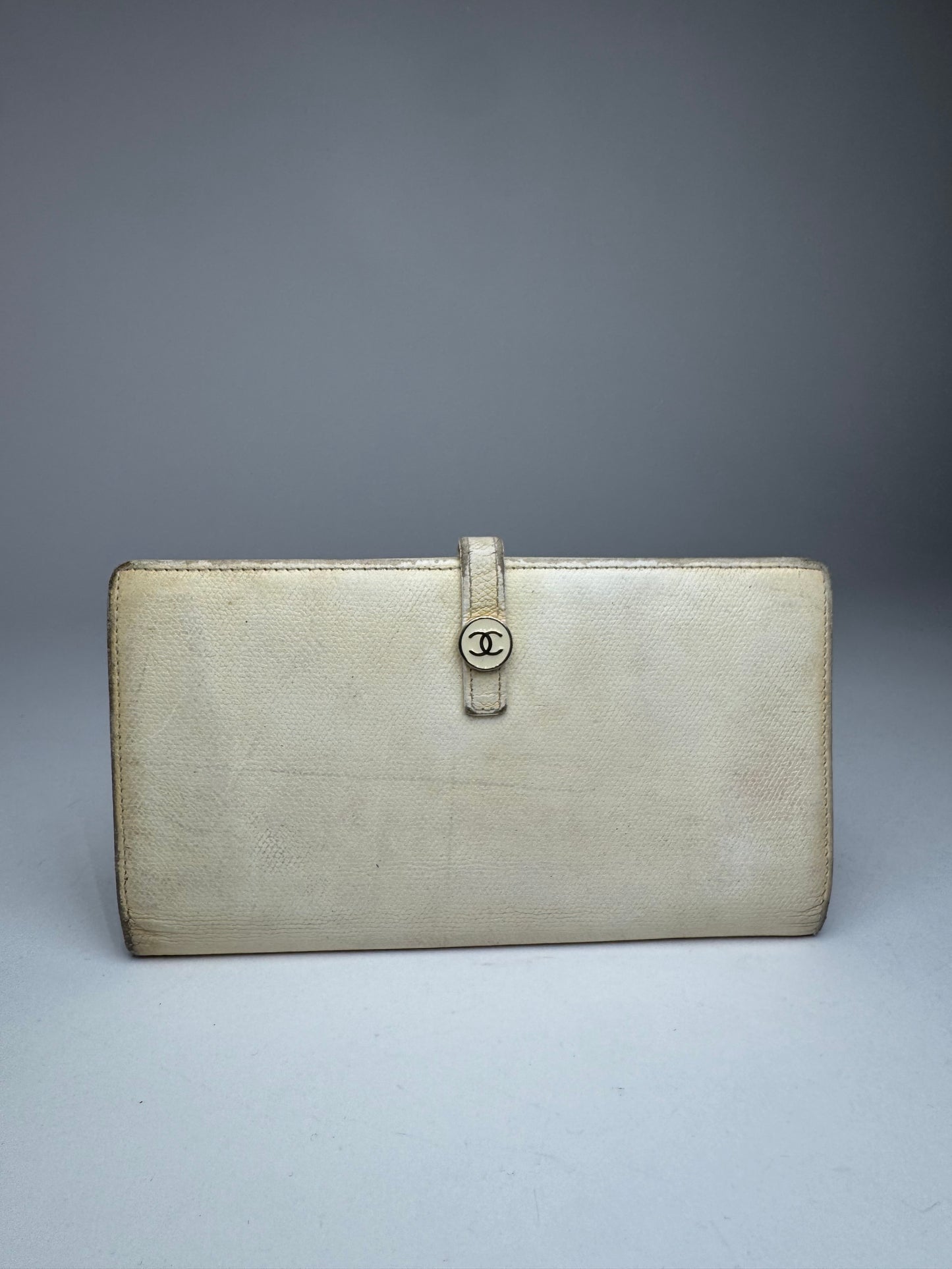 Vintage Chanel Leather Wallet White
