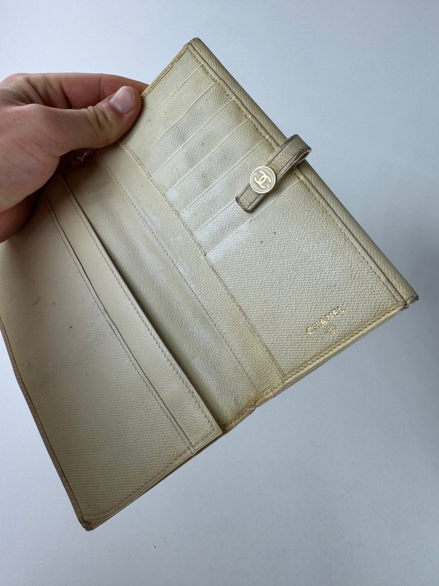 Vintage Chanel Leather Wallet White