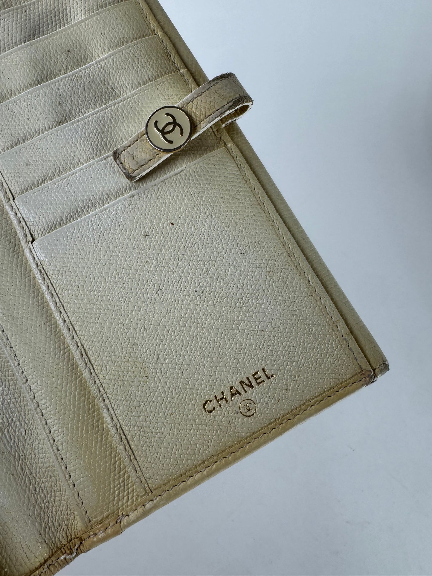 Vintage Chanel Leather Wallet White