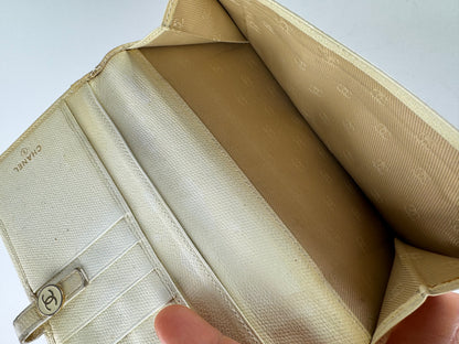 Vintage Chanel Leather Wallet White