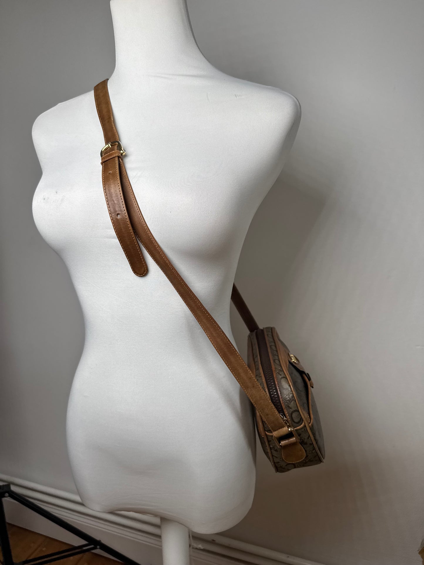 Sac Triomphe vintage en cuir verni Macadam monogramme Céline Paris