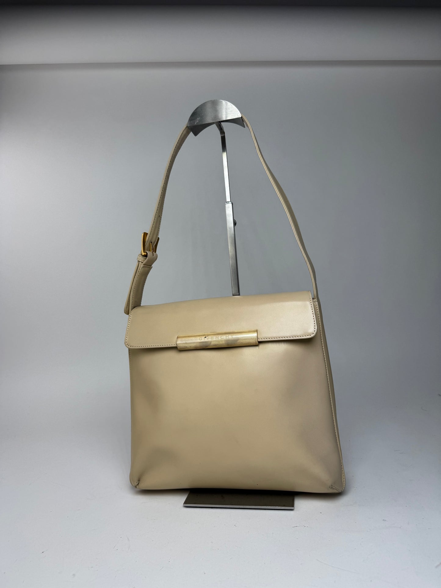 Sac vintage en cuir beige Givenchy