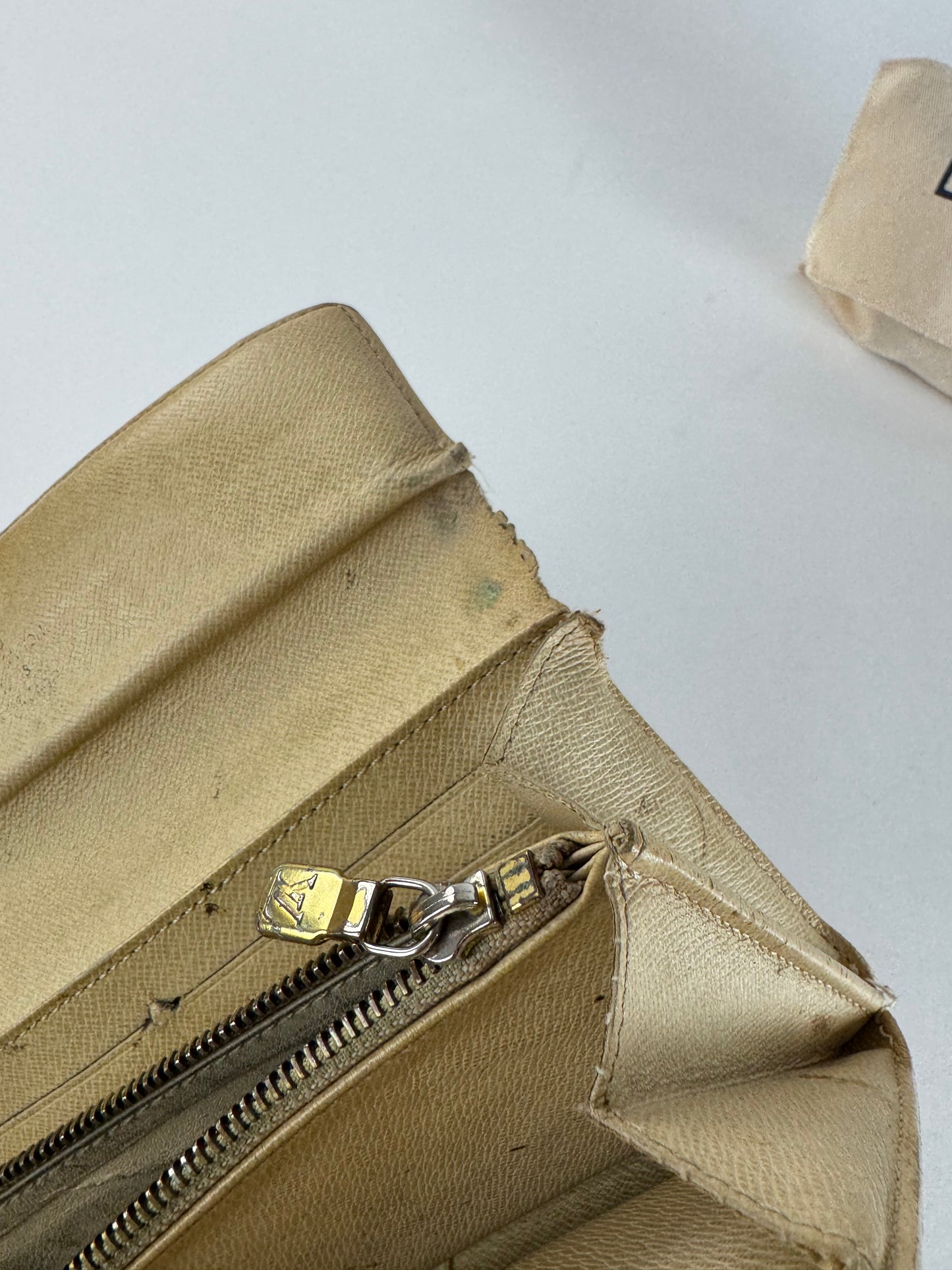 Vintage Louis Vuitton Damier Monogram Leather wallet white grey