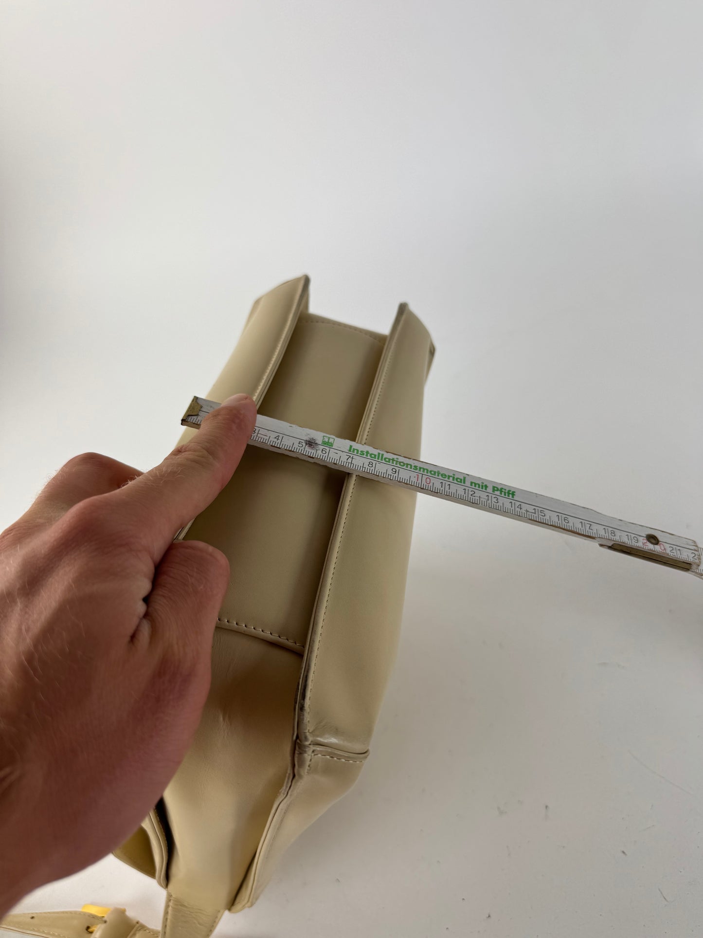 Sac vintage en cuir beige Givenchy