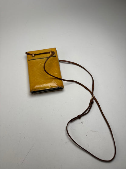Sac vintage Louis Vuitton Vernis en cuir jaune