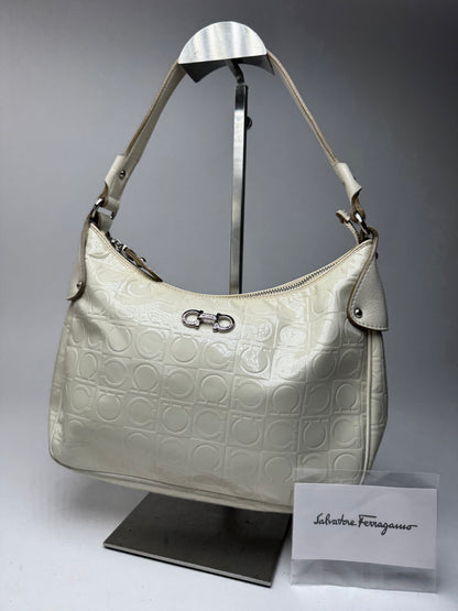 Sac vintage en cuir verni monogramme Salvatore Ferragamo blanc