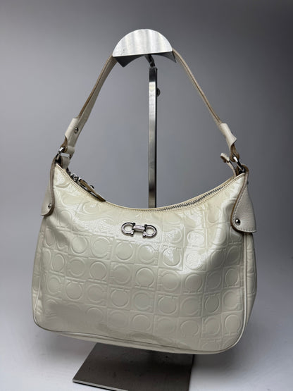Sac vintage en cuir verni monogramme Salvatore Ferragamo blanc