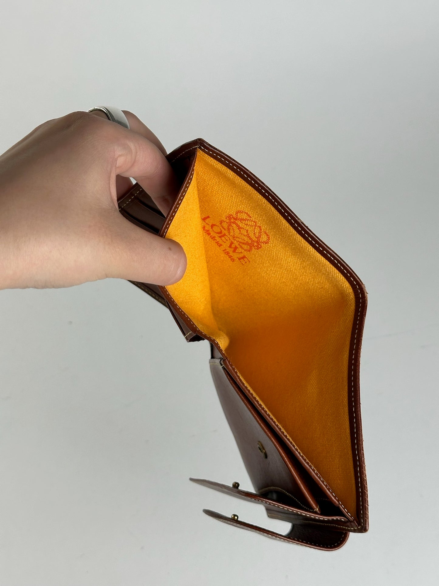 Portefeuille vintage en cuir suédé Loewe Madrid marron vert