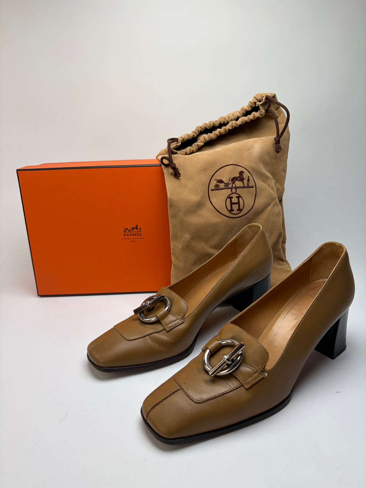 Vintage Hermès Leather Heeled Loafers Late 1990s Tan Beige EU36.5