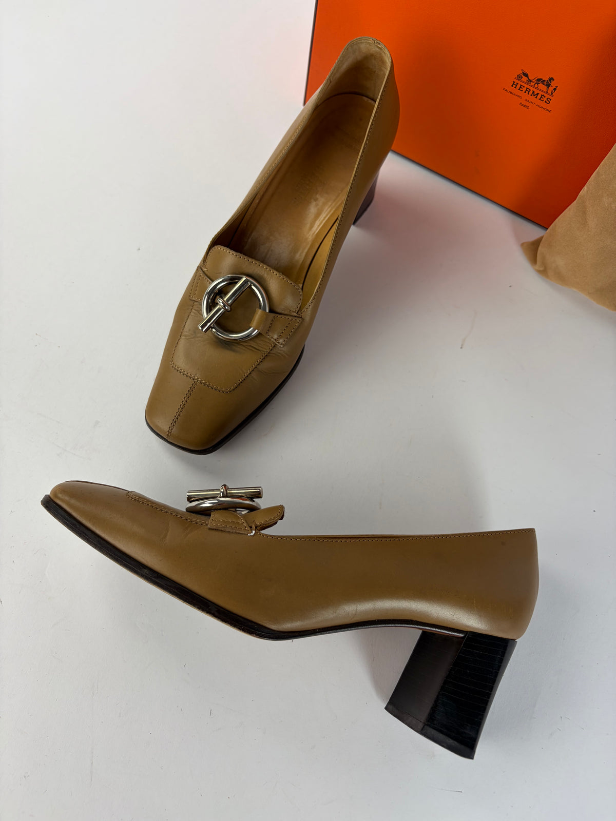 Vintage Hermès Leather Heeled Loafers Late 1990s Tan Beige EU36.5