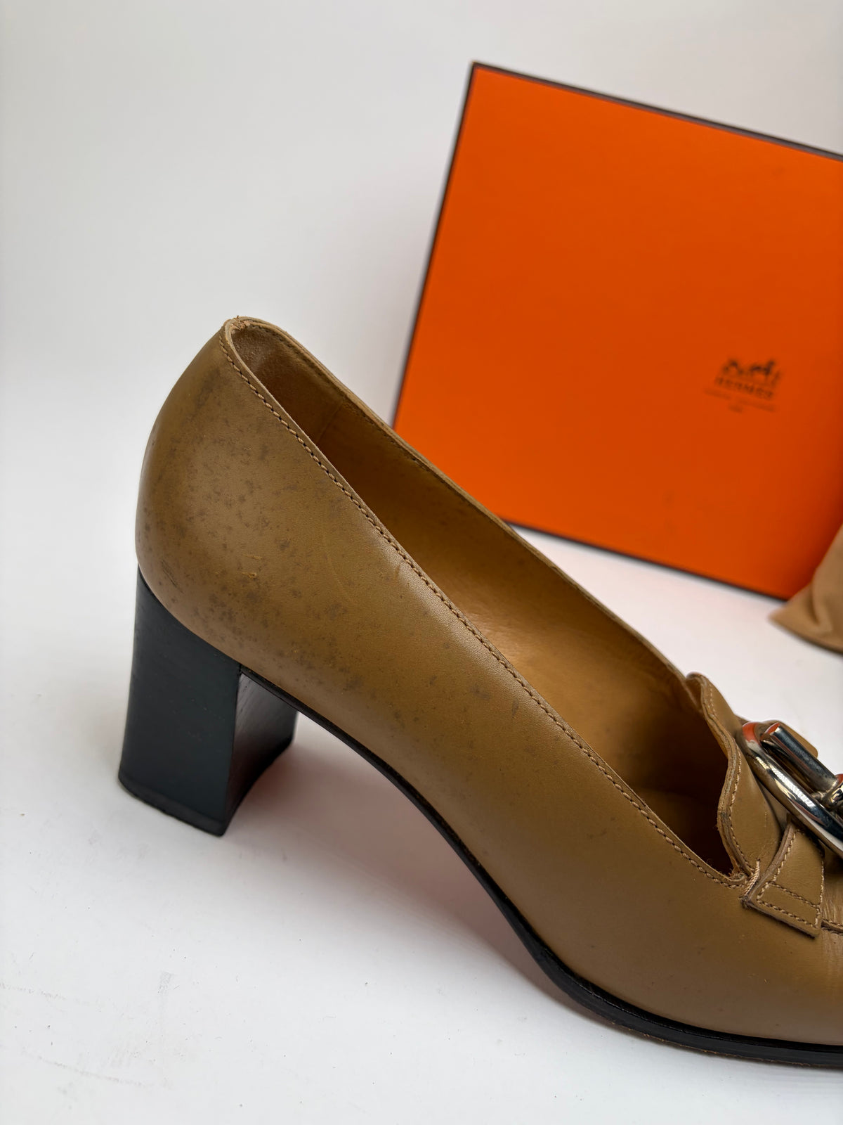 Vintage Hermès Leather Heeled Loafers Late 1990s Tan Beige EU36.5