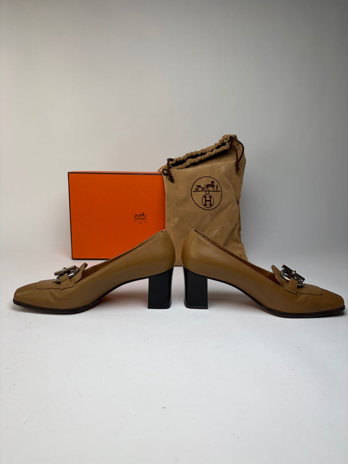 Vintage Hermès Leather Heeled Loafers Late 1990s Tan Beige EU36.5