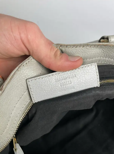 Balenciaga Vintage City handbag: Timeless elegance in gray