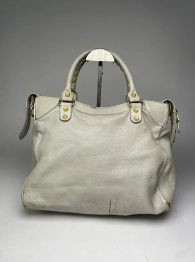 Balenciaga Vintage City handbag: Timeless elegance in gray